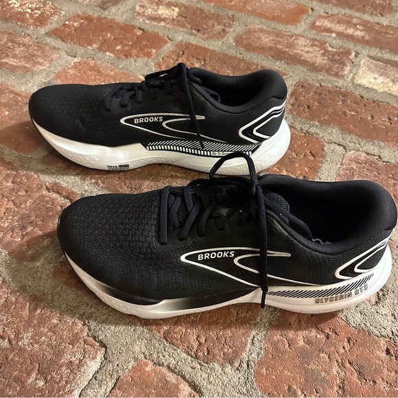 Brooks Shoes - Brooks Glycerin 21 Black & White Athletic Road Sneakers Women's size 12 Medium